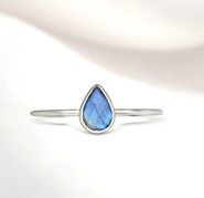 Labradoryt  pierścionek migdał 6 mm  (R7)