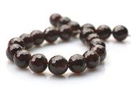 Granat   fasetowane kule 8 mm - sznur 18 cm