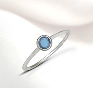 Labradoryt pierścionek koło 4 mm  (R7)