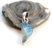 Opal etiopski surowy  wisiorek srebro 925 (W2)