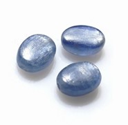 Kyanit   - owal 8 mm