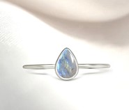 Kamień księżycowy pierścionek migdał 6x4 mm (R6)