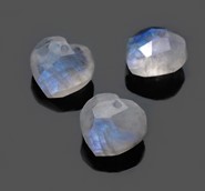 Kamień księżycowy  fasetowane serce  - zawieszka