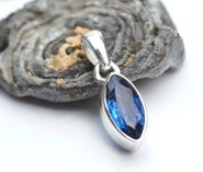 Kyanit  wisiorek srebro 925  ( W5)