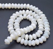 Masa perłowa biała oponki  6 mm - sznur