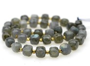 Labradoryt  kostki fasetowane 8 mm - sznur