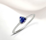 Kyanit  pierścionek trójkąt 4 mm  (R8)