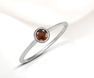 Granat pierścionek koło 4 mm  (R7)